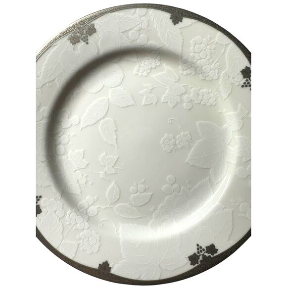 Nikko Platinum Ambrosia White‎ Embossed Fruit & Leaf Design NOS 8” Salad Plate - Picture 4 of 4